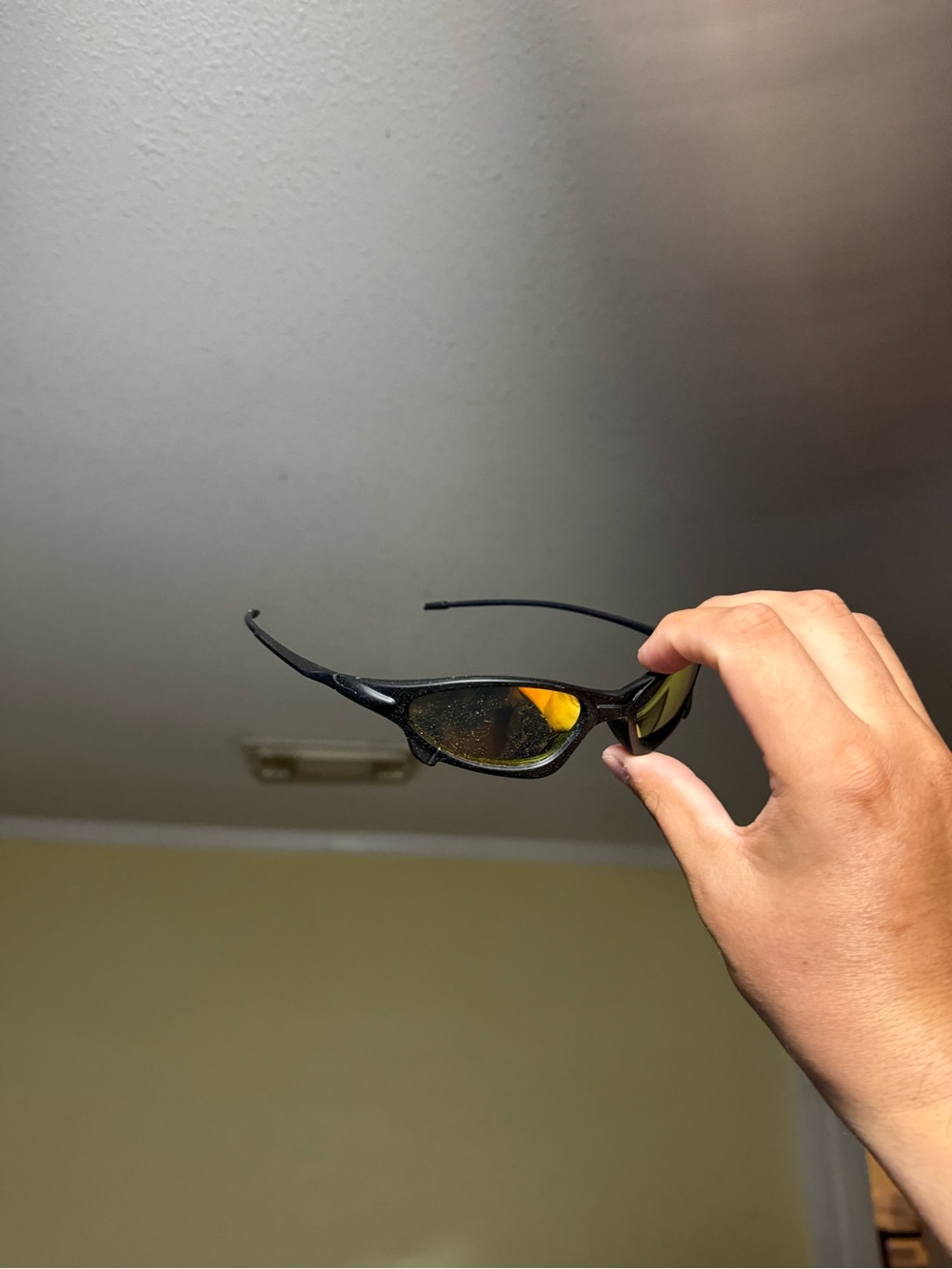 Black Sports Sunglasses with Amber Lenses - Accessory Style